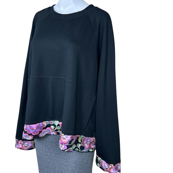 Johnny Was Bee Active Long Sleeve Crew Embroidered Pullover Top Size XXL 2X Boho - Picture 4 of 16